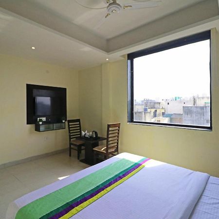 Hotel Paragon Suites New Delhi Ngoại thất bức ảnh