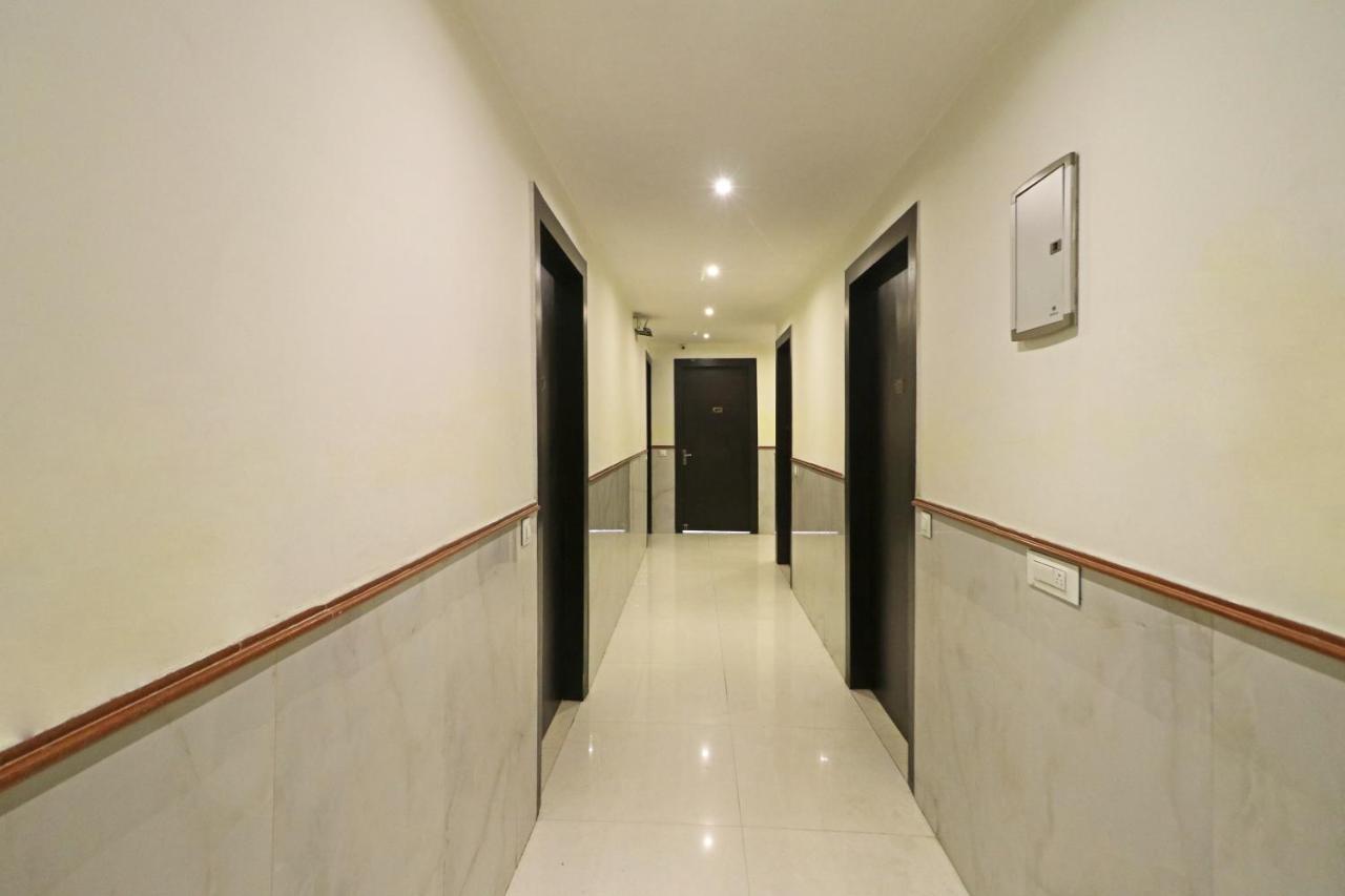 Hotel Paragon Suites New Delhi Ngoại thất bức ảnh