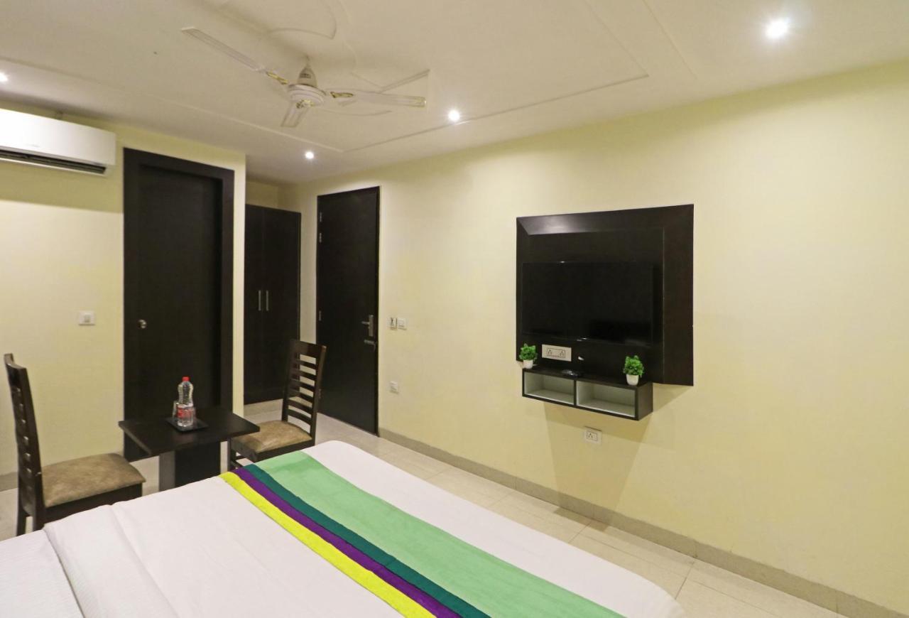 Hotel Paragon Suites New Delhi Ngoại thất bức ảnh