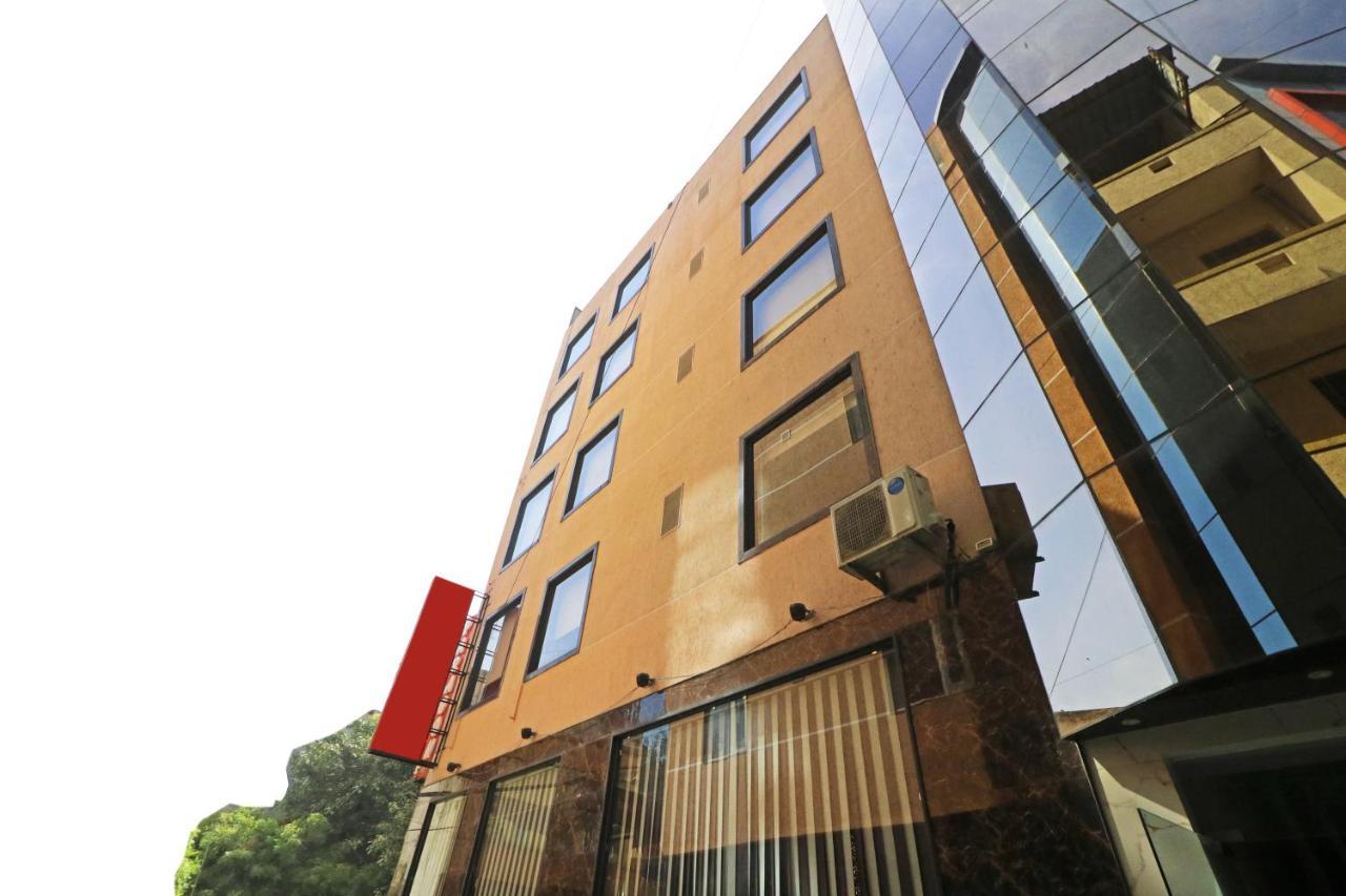 Hotel Paragon Suites New Delhi Ngoại thất bức ảnh