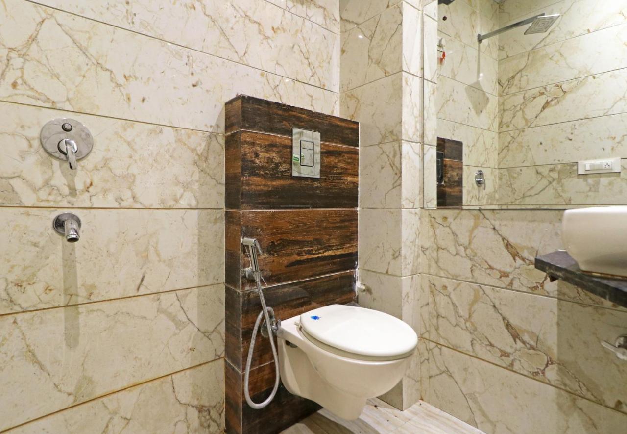 Hotel Paragon Suites New Delhi Ngoại thất bức ảnh