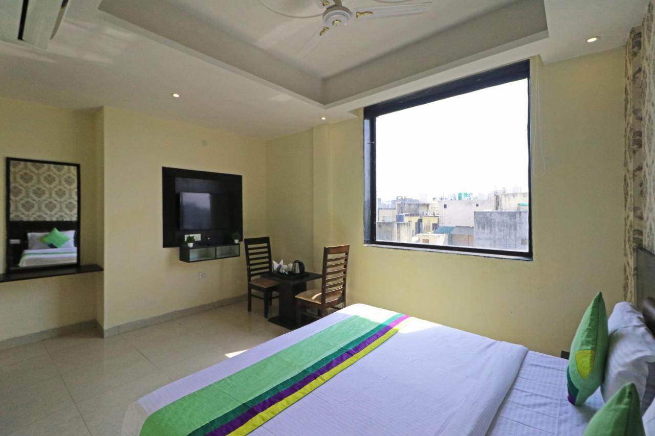 Hotel Paragon Suites New Delhi Ngoại thất bức ảnh