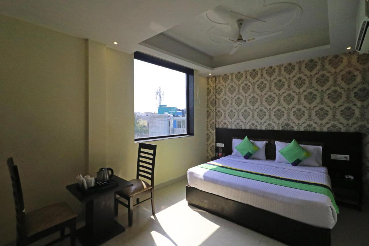 Hotel Paragon Suites New Delhi Ngoại thất bức ảnh