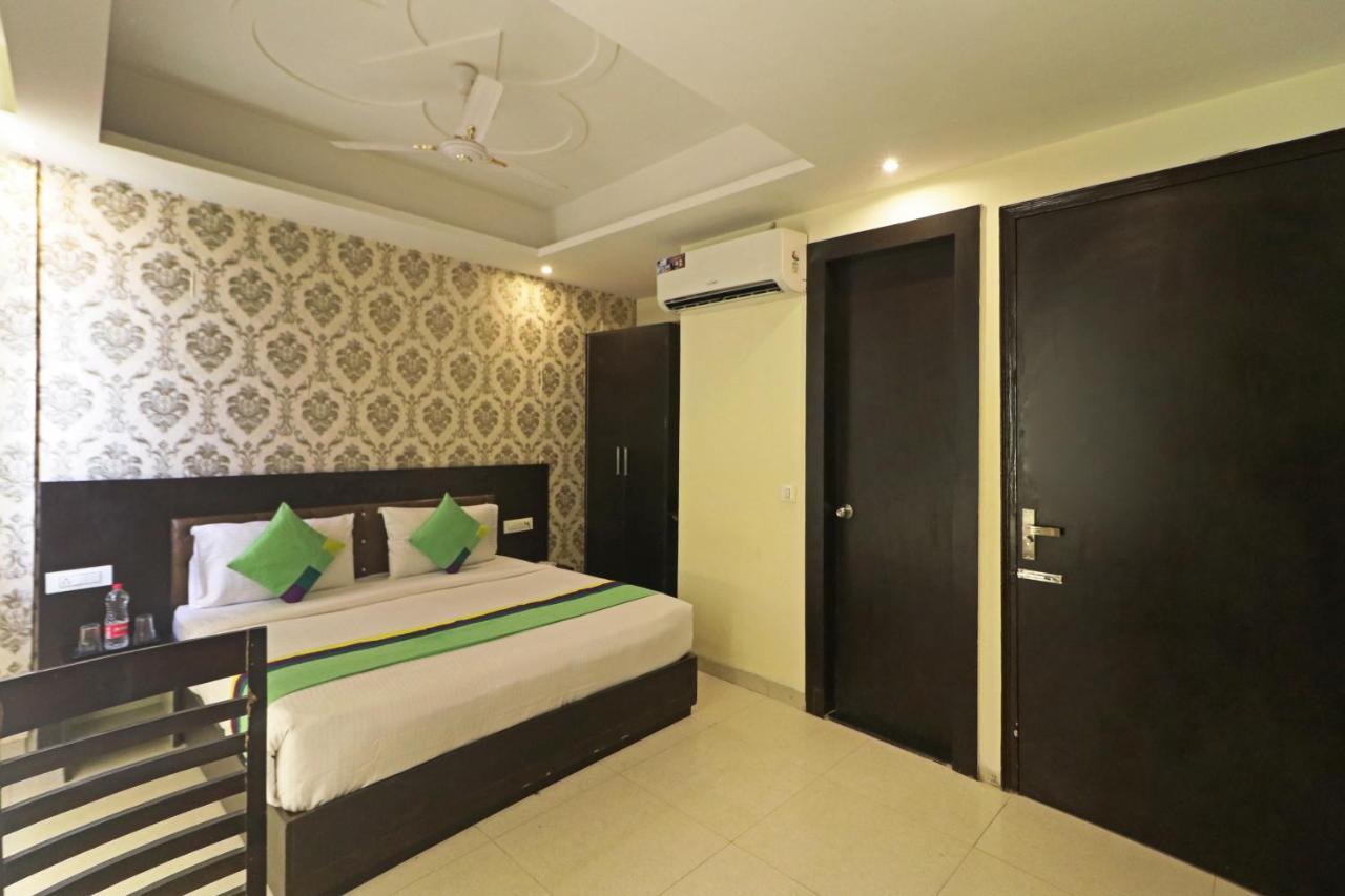 Hotel Paragon Suites New Delhi Ngoại thất bức ảnh