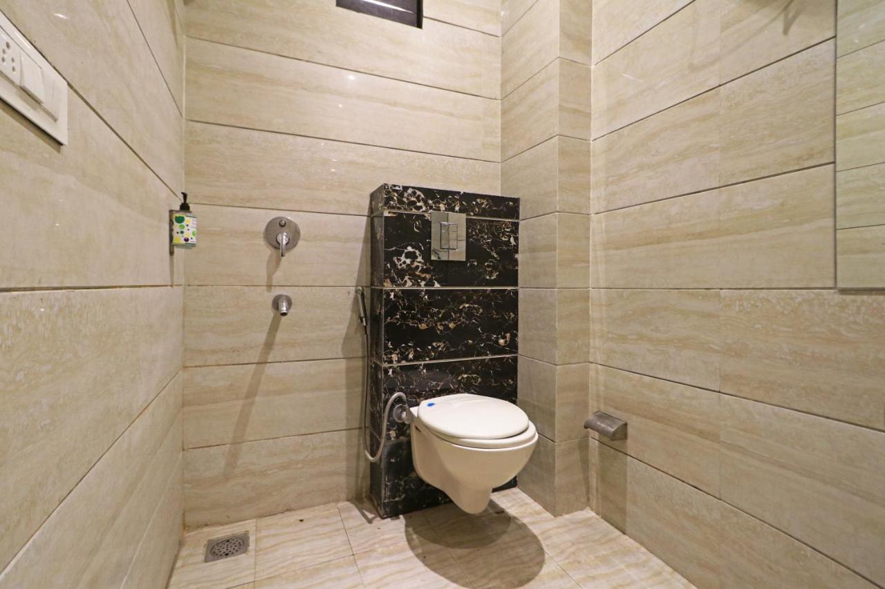 Hotel Paragon Suites New Delhi Ngoại thất bức ảnh