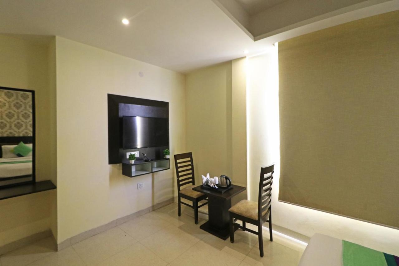 Hotel Paragon Suites New Delhi Ngoại thất bức ảnh