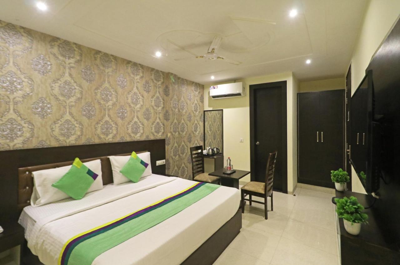 Hotel Paragon Suites New Delhi Ngoại thất bức ảnh